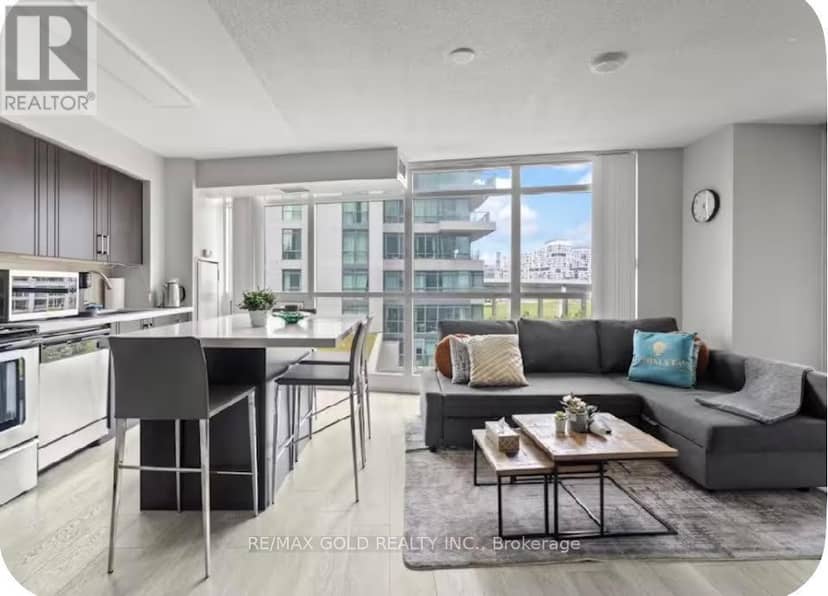 620 - 215 Fort York Boulevard — photo 2 of 21