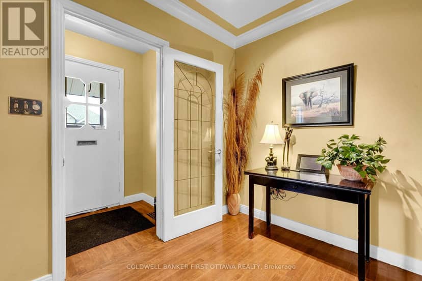636 Malartic Avenue — photo 4 of 34