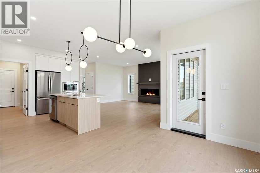 218 Veterans DRIVE — photo 10 of 40