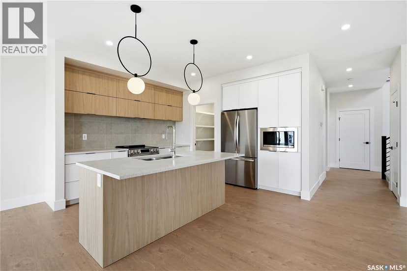 218 Veterans DRIVE — photo 13 of 40
