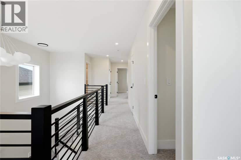 218 Veterans DRIVE — photo 22 of 40