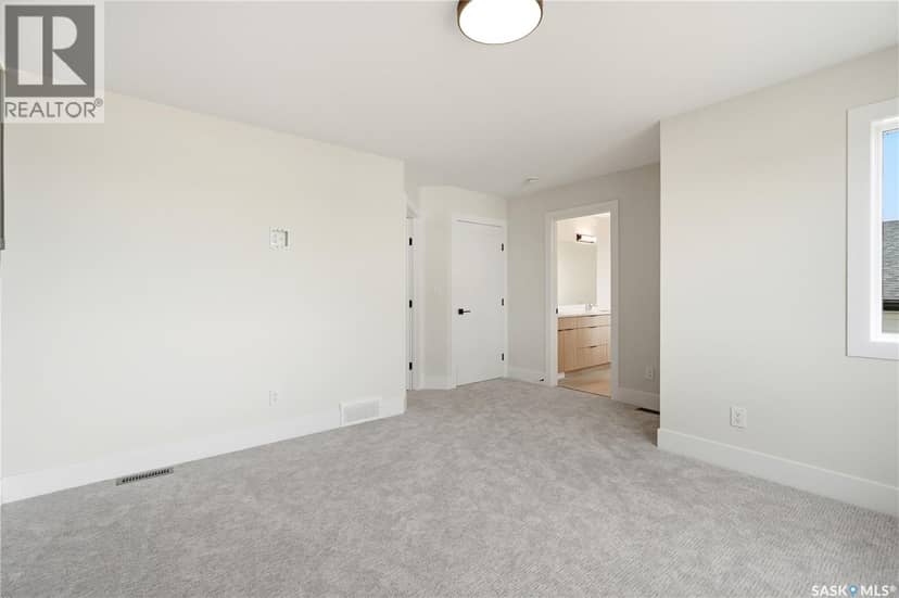 218 Veterans DRIVE — photo 25 of 40