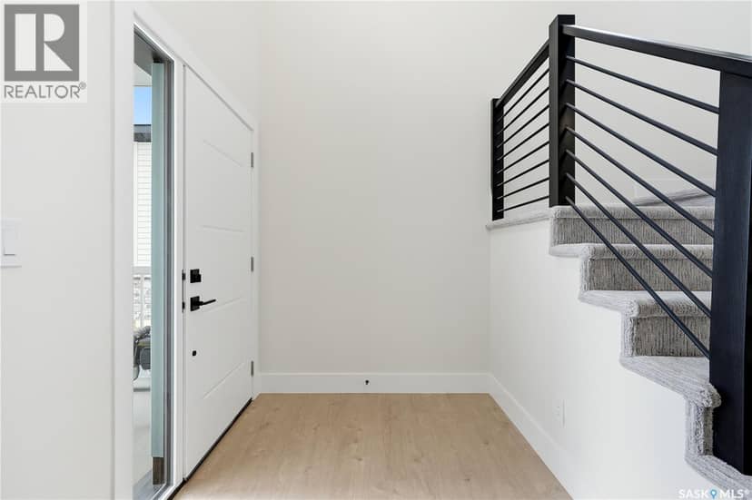 218 Veterans DRIVE — photo 3 of 40