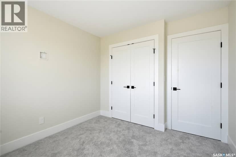 218 Veterans DRIVE — photo 32 of 40