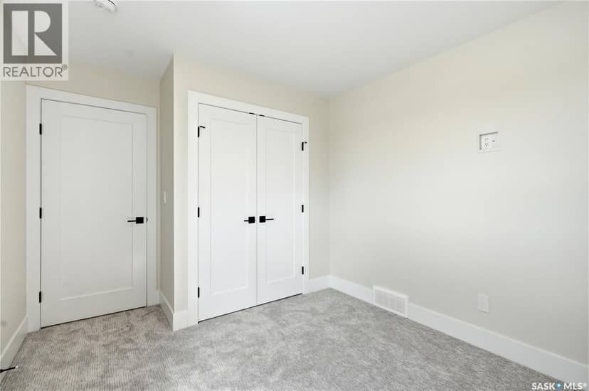 218 Veterans DRIVE — photo 34 of 40