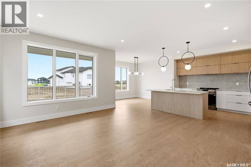 218 Veterans DRIVE — photo 6 of 40