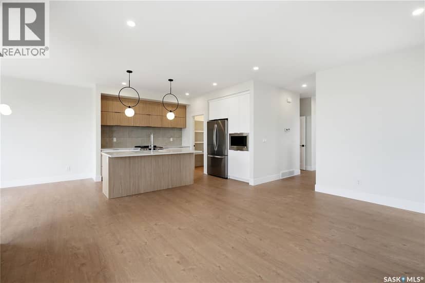 218 Veterans DRIVE — photo 7 of 40