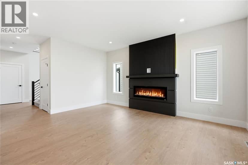 218 Veterans DRIVE — photo 9 of 40
