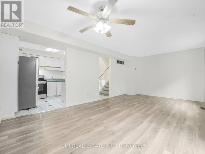 24 - 29 Paulander Drive — photo 11 of 40