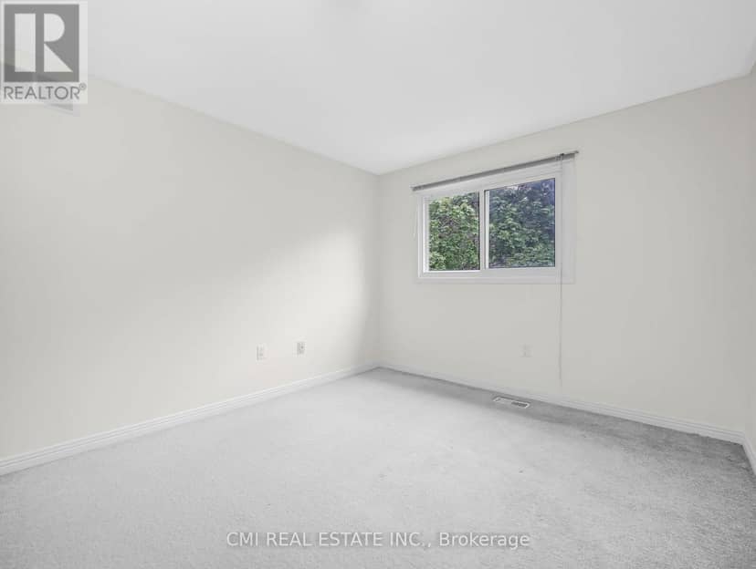 24 - 29 Paulander Drive — photo 22 of 40