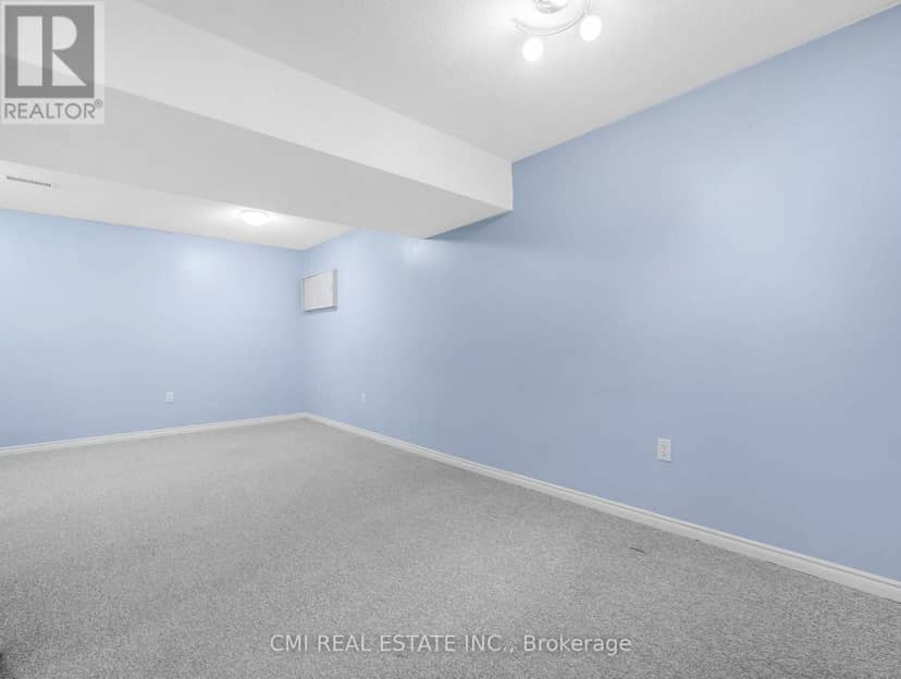24 - 29 Paulander Drive — photo 33 of 40