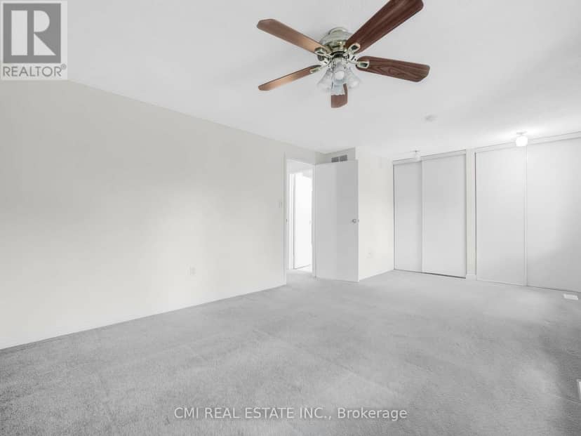 24 - 29 Paulander Drive — photo 5 of 40
