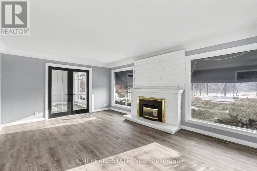 645 Riverside Drive — photo 5 of 32