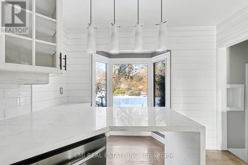 645 Riverside Drive — photo 9 of 32
