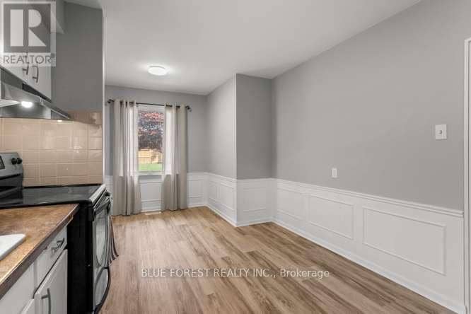 27 Villeneuve Crescent — photo 9 of 40