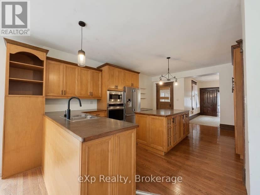 853 7th Avenue — photo 7 of 30