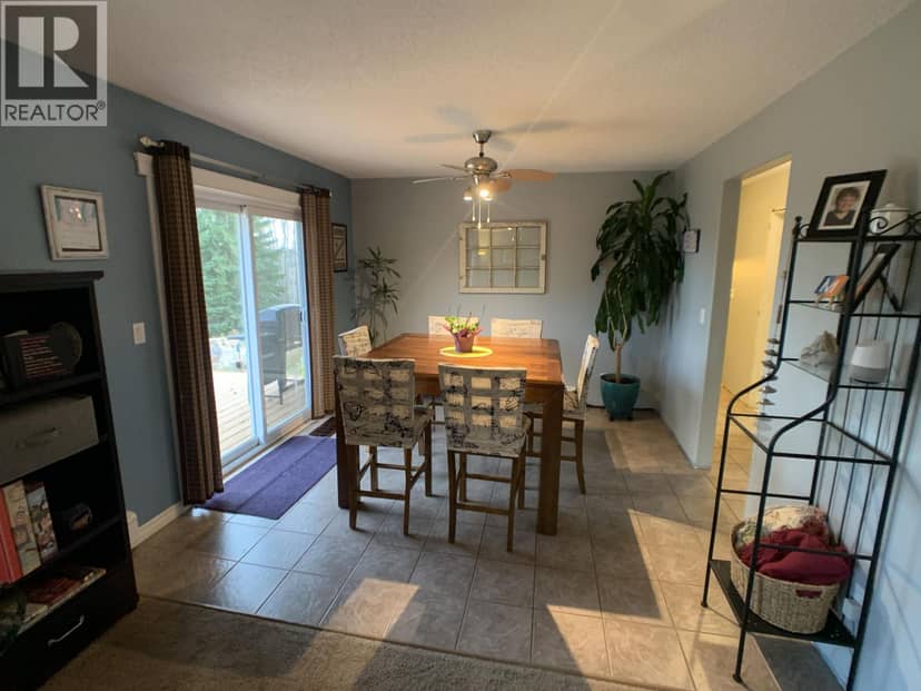 19 RAVEN CRESCENT, Fort Nelson, photo 7