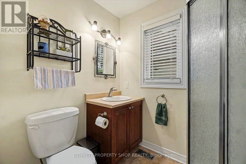 179 Sandra Crescent — photo 13 of 26