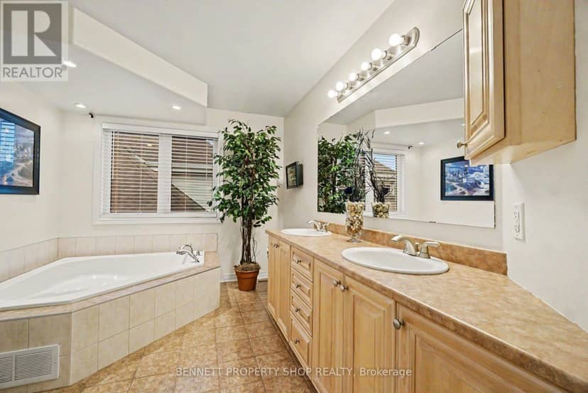 179 Sandra Crescent — photo 16 of 26