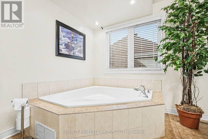 179 Sandra Crescent — photo 17 of 26