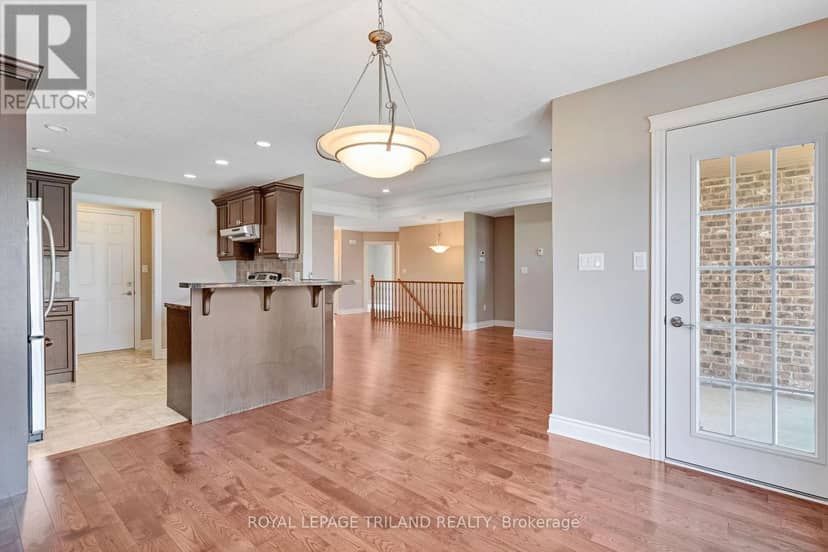 35 Cassie Crescent — photo 14 of 40