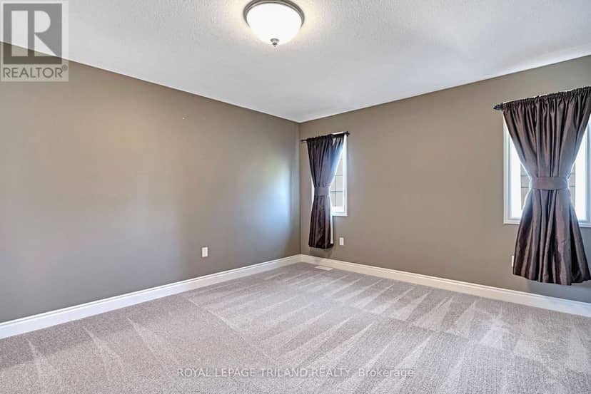 35 Cassie Crescent — photo 23 of 40