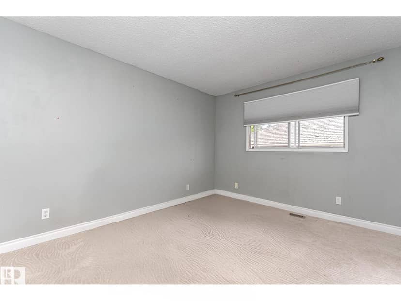 11512 24 AV NW — photo 24 of 40