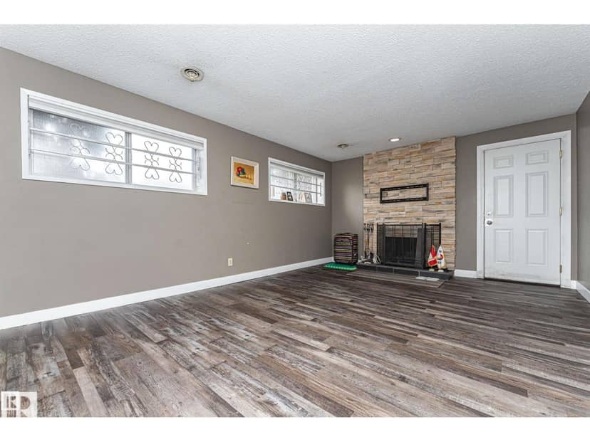 11512 24 AV NW — photo 29 of 40