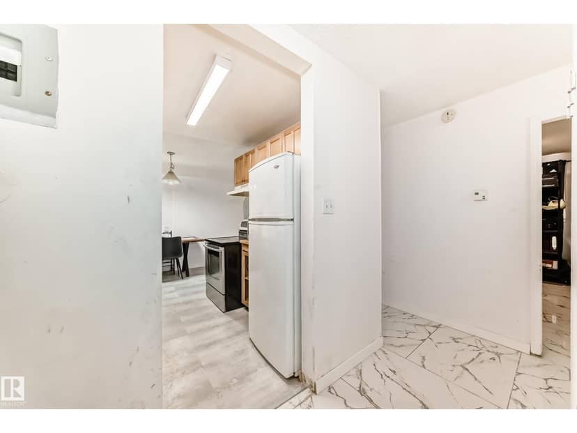 #5C 5715 133 AV NW, Edmonton, photo 2