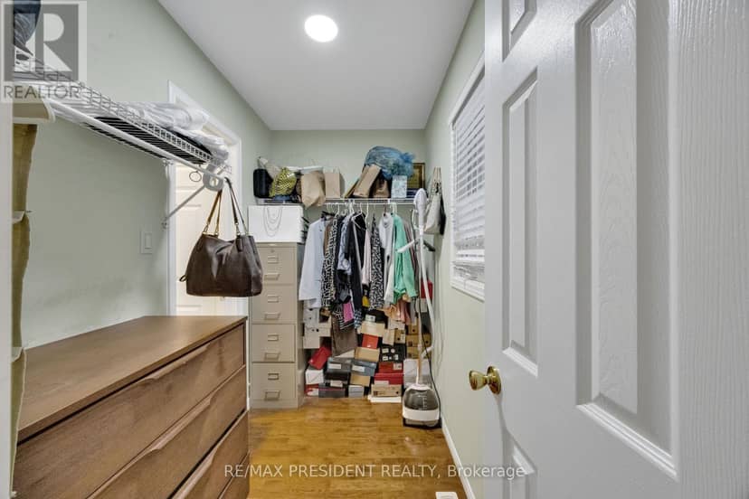 18 - 10 Chalkstone Drive — photo 17 of 33