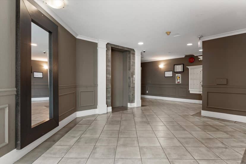 222 32725 GEORGE FERGUSON WAY, Abbotsford, photo 2
