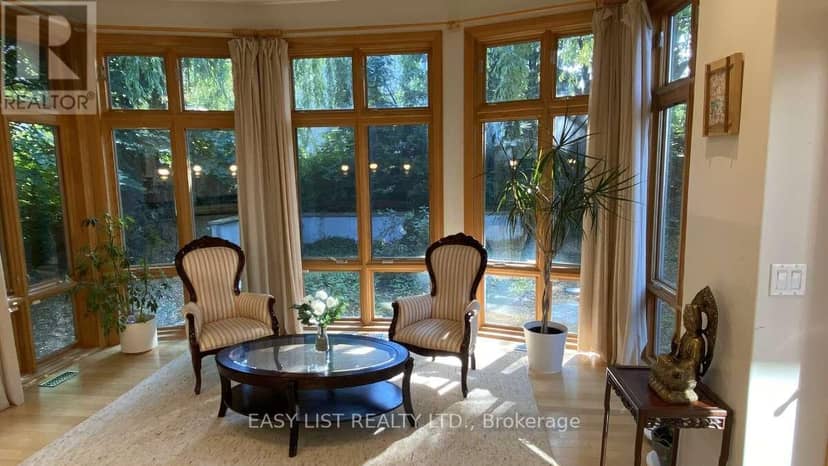98 Burbank Drive — photo 18 of 40