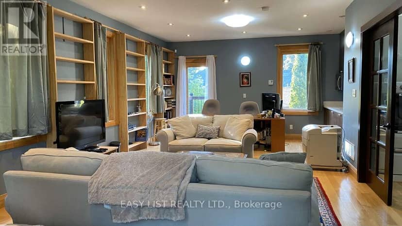 98 Burbank Drive — photo 35 of 40