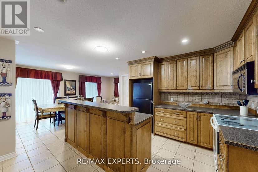 3180 Fleming Boulevard — photo 10 of 34