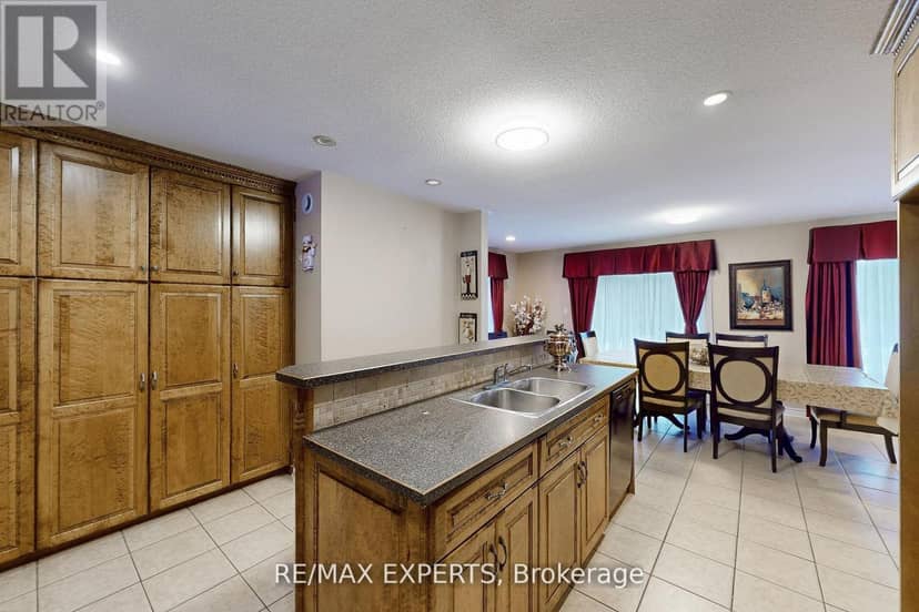 3180 Fleming Boulevard — photo 12 of 34