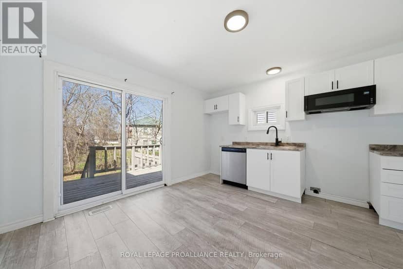 38 Oak Street — photo 13 of 36