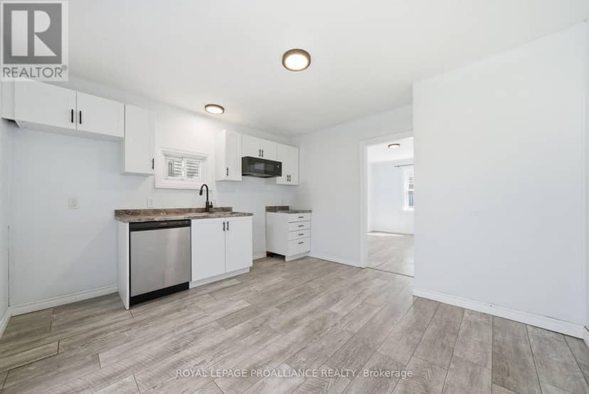 38 Oak Street — photo 14 of 36