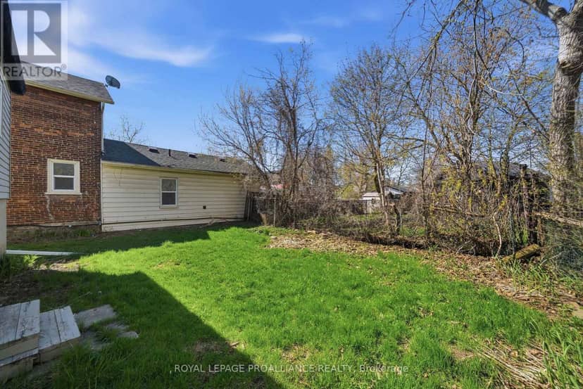 38 Oak Street — photo 31 of 36