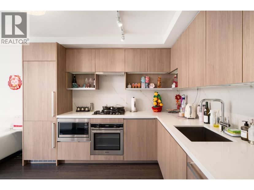 1602 8833 HAZELBRIDGE WAY, Richmond, photo 3