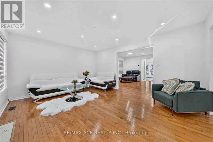 24 Zimmer Street — photo 12 of 40