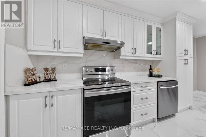 24 Zimmer Street — photo 16 of 40