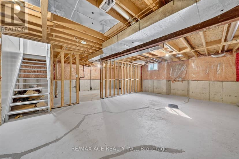 24 Zimmer Street — photo 37 of 40