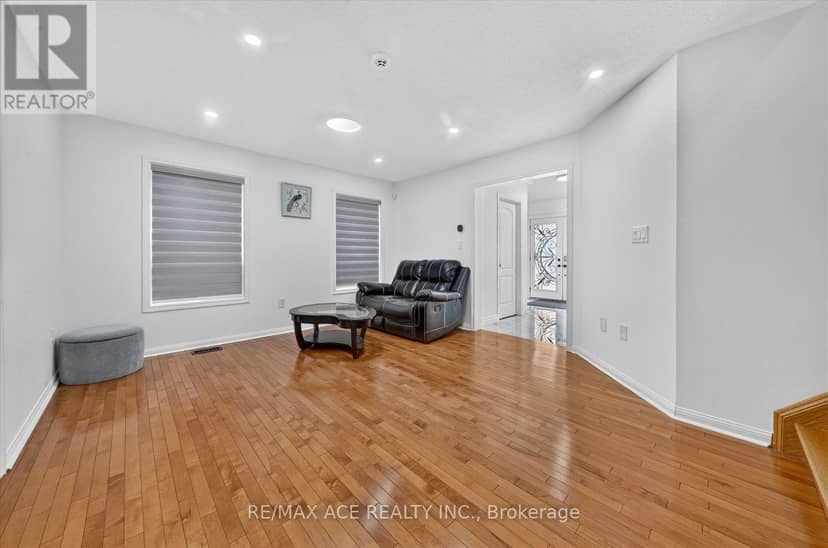 24 Zimmer Street — photo 9 of 40