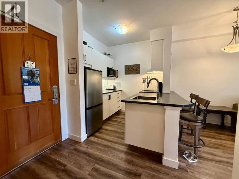 2080 Summit Drive Unit# 214, Panorama, photo 5