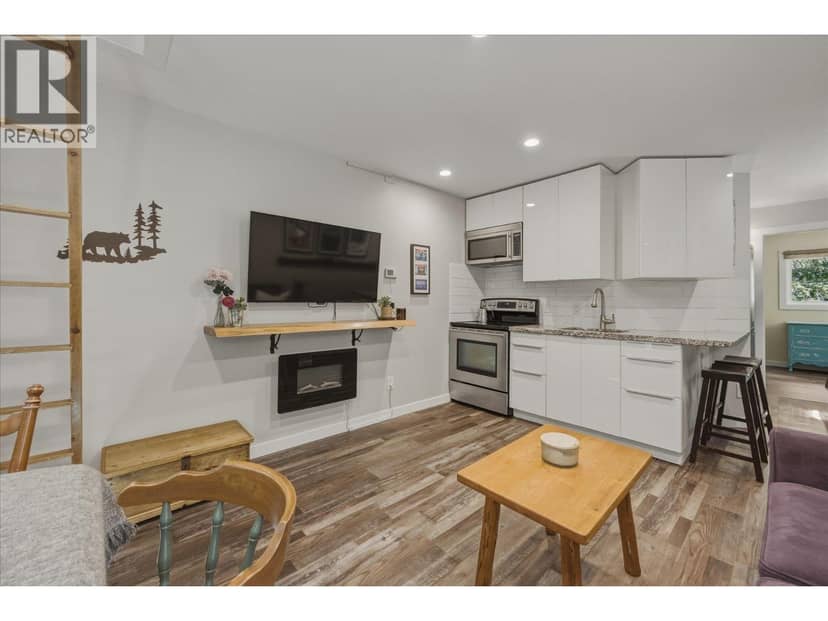 3 2231 SAPPORO DRIVE, Whistler