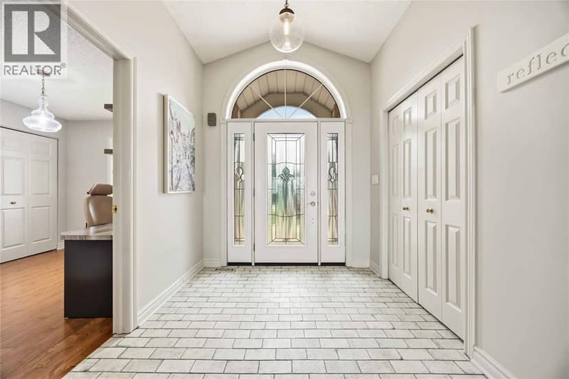4352 Lambton Lane, Plympton-Wyoming, photo 7