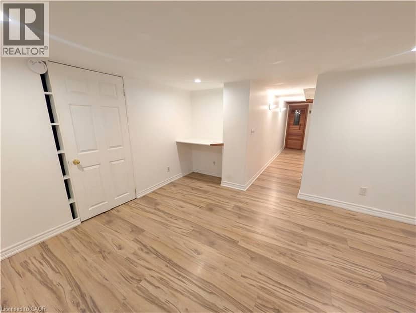 34 DYNASTY Avenue Unit# 13 — photo 37 of 40
