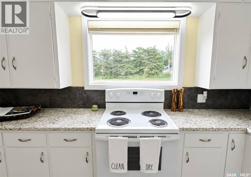 108 Third AVENUE S, Pierceland, photo 4