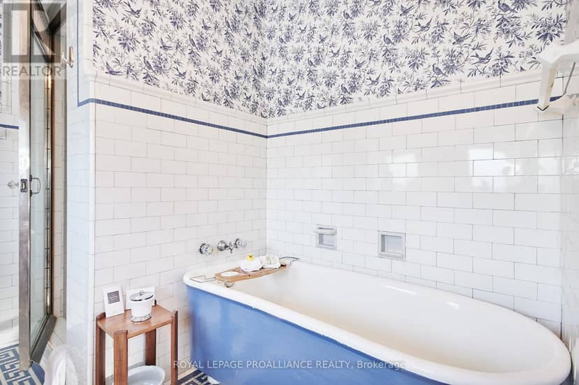 408 East Street — photo 17 of 40