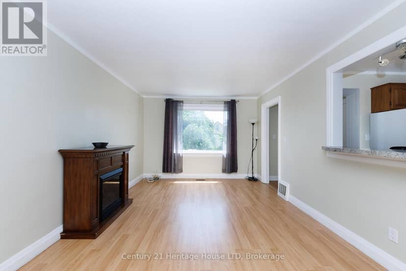 6477 Barker Street — photo 9 of 35